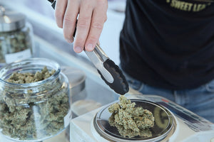11-Hydroxy-THC Explained: Why Edibles Feel Stronger