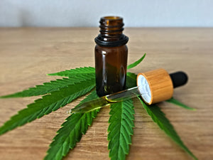 MCT Oil CBD Tincture: Pros, Cons, and Who Should Skip
